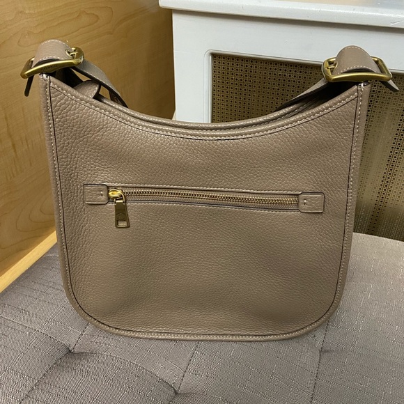 ❌SOLD❌COACH Emery Glovetanned Pebble Leather Crossbody in Elm - Picture 3 of 14